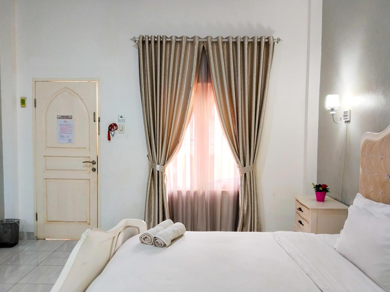 Grand Shaqilla Syariah Hotel Deli Tua Exterior foto