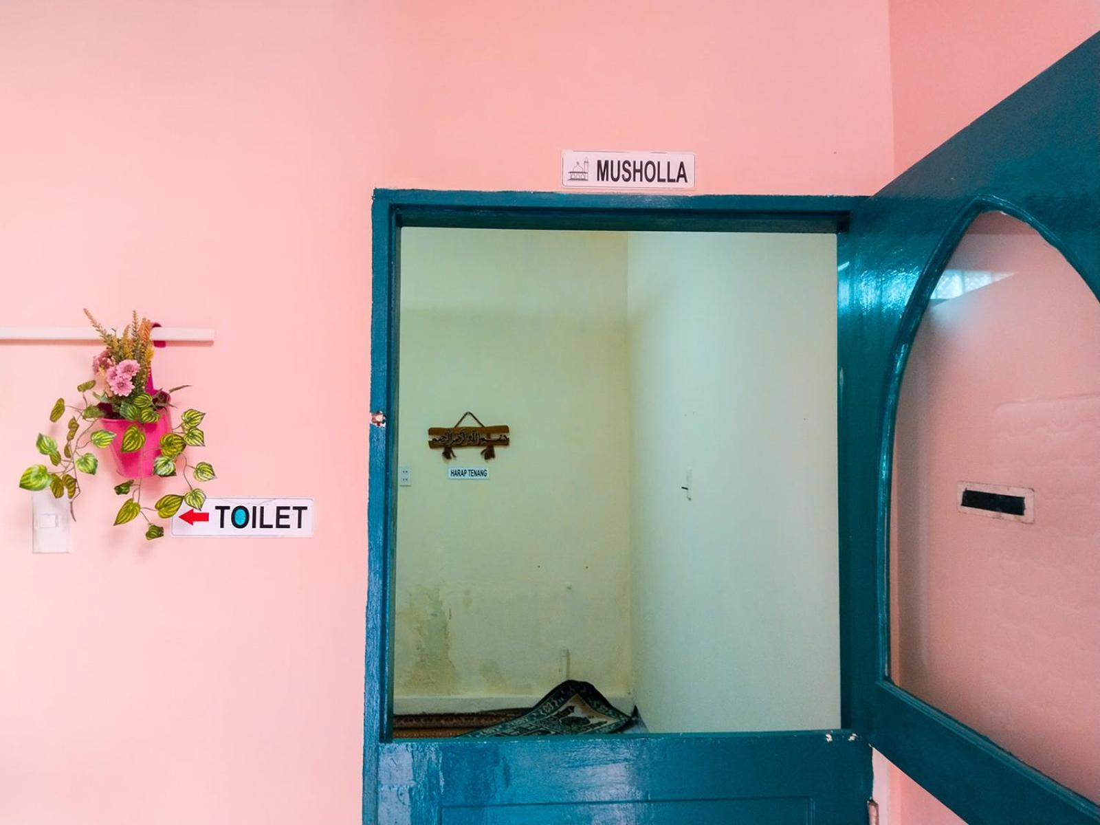 Grand Shaqilla Syariah Hotel Deli Tua Exterior foto