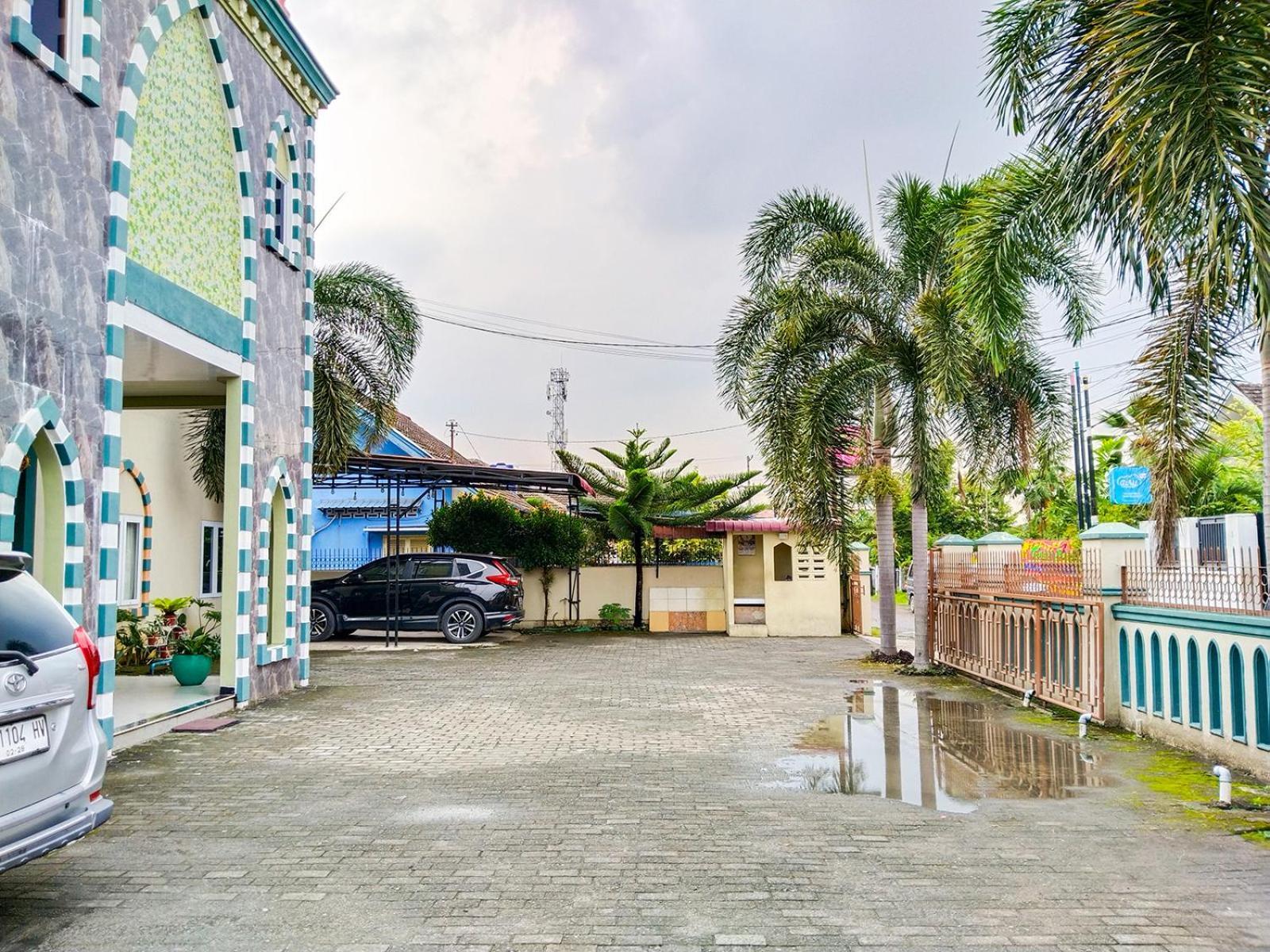 Grand Shaqilla Syariah Hotel Deli Tua Exterior foto